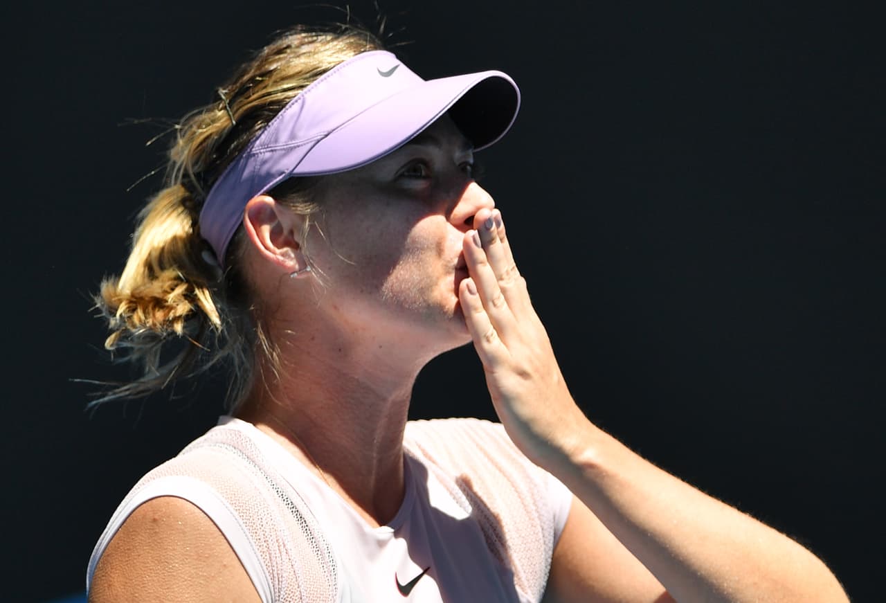 La rusa María Sharapova, aún vigente en el torneo, tiene fama gracias a una mezcla de talento y belleza: con cuerpo estilizado y rostro angelical, su sonrisa nunca pasa de moda.