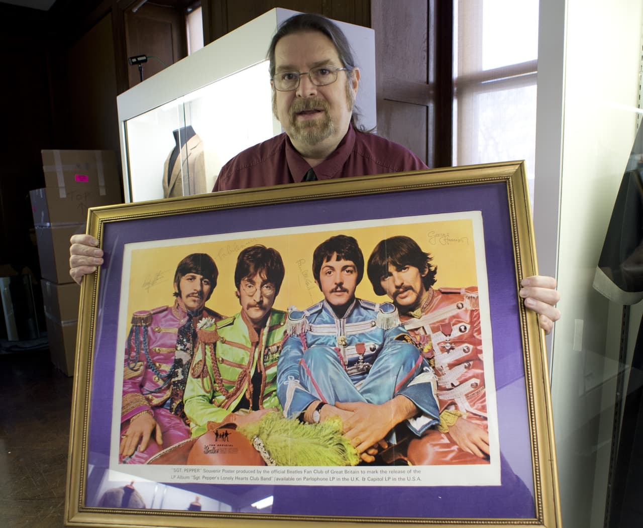 Uno de los acercamientos más recordados de los Beatles al fútbol fue la portada del Sgt. Pepper's Lonely Hearts Club Band en la que se incluyó a Albert Stubbins, un delantero del Liverpool entre los 40's y 50's.