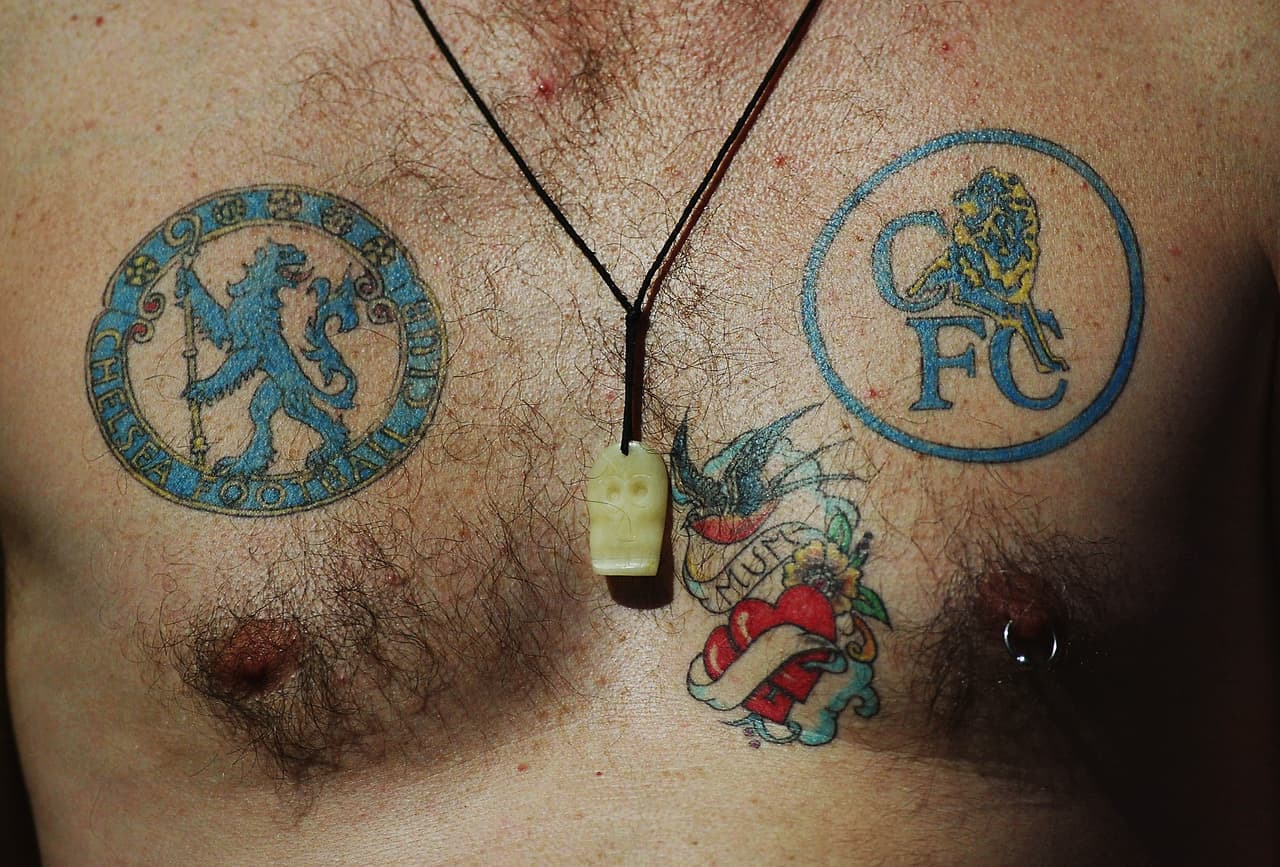 Los fanáticos en el mundo quisieron rendir un homenaje a sus países, equipos o jugadores favoritos por medio de tatuajes. Algunos más grandes y coloridos, con rostros de las figuras y escudos representativos son una muestra del cariño que alrededor del mundo expresan los hinchas del fútbol.