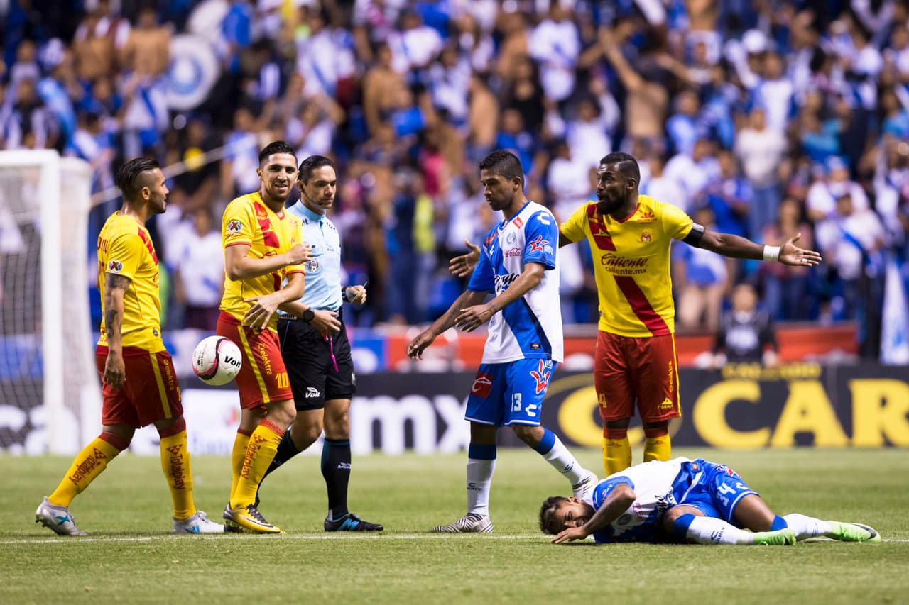 Ya en el segundo tiempo el juego fue muy distintos. Pocas jugadas de peligro y un partido que se ensucio por la rudeza de las entradas.