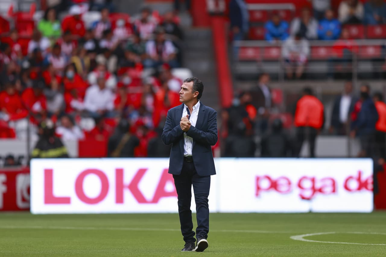 Toluca y las Chivas dividen puntos en un partido con emociones y polémica arbitral.
