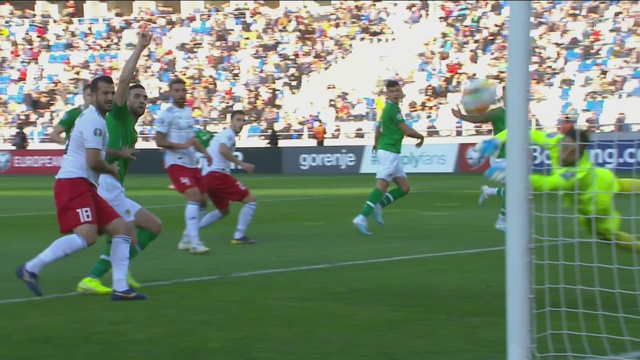 ¡El poste salva a Georgia! Egan no logra poner el 1-0