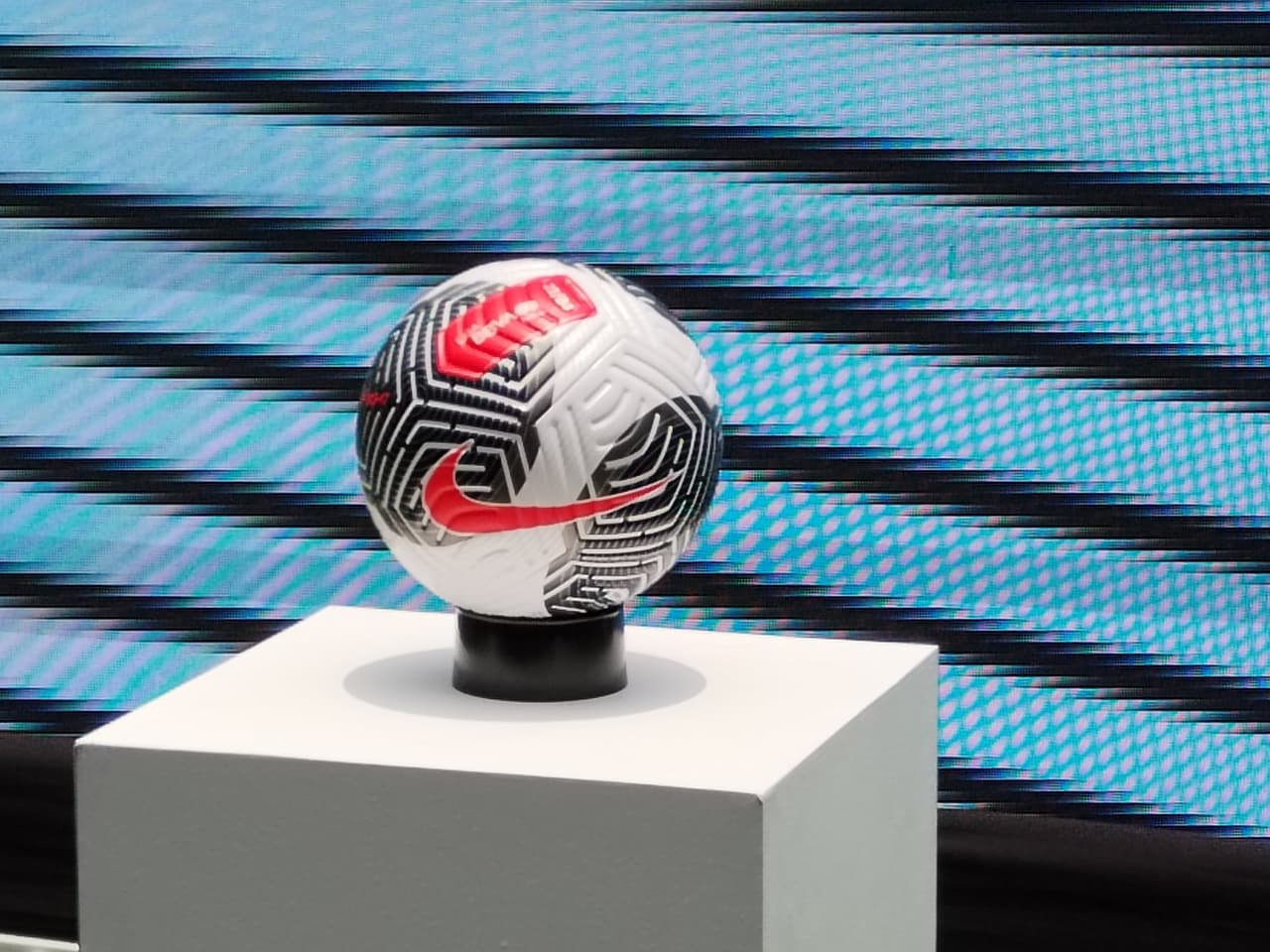 Liga MX Femenil y Nike dieron a conocer el balón para la liga femenina en México.