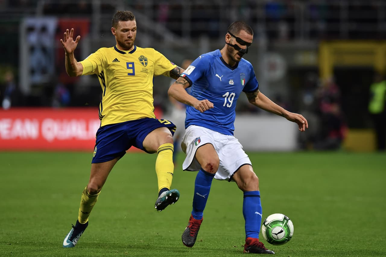Desde atrás, Leonardo Bonucci se turnaba con Giorgio Chiellini la batuta para sacar al equipo. Puro corazón.