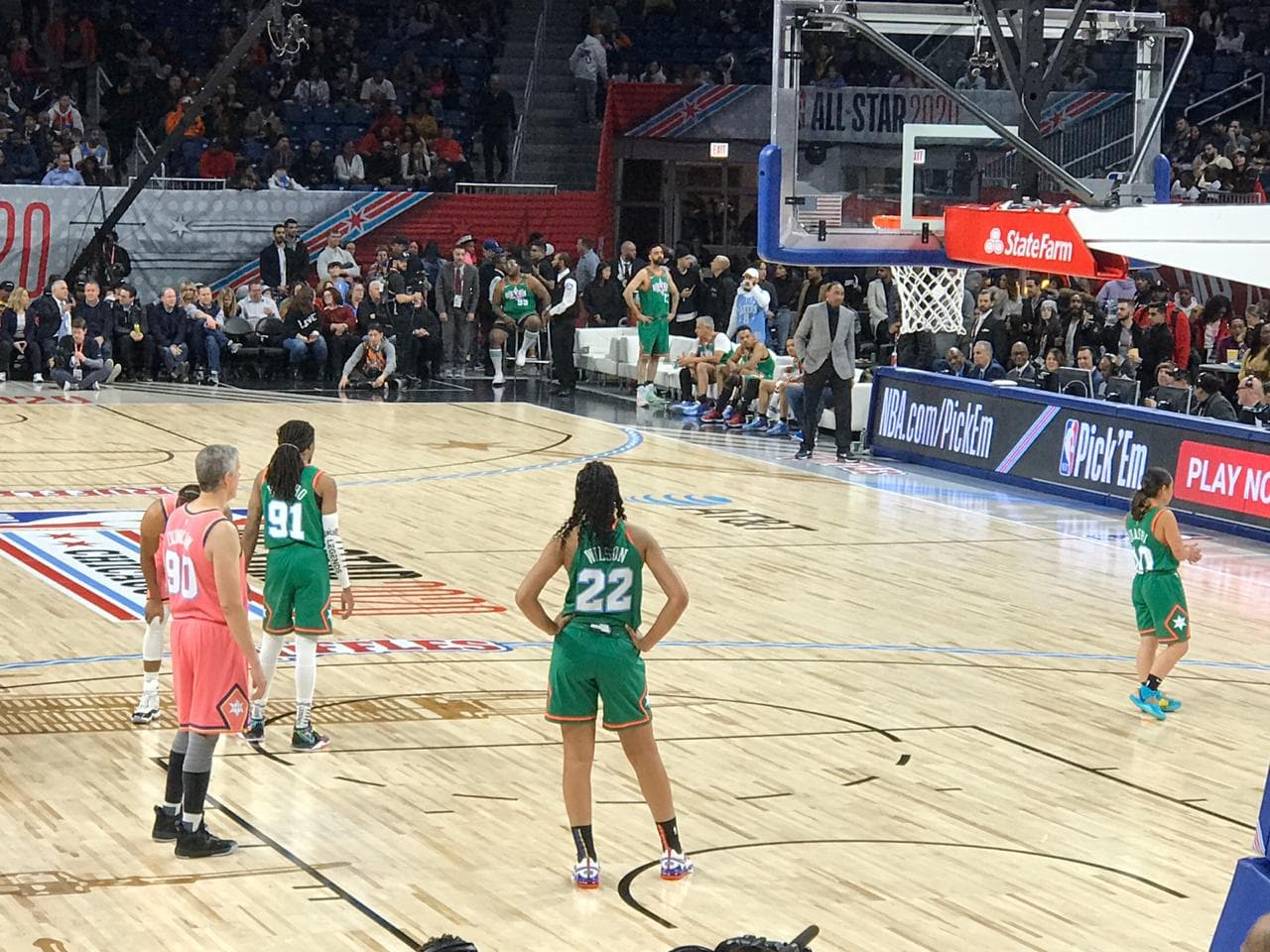 Así se vive el celebrity game con un gran ambiente y una excelente comida.