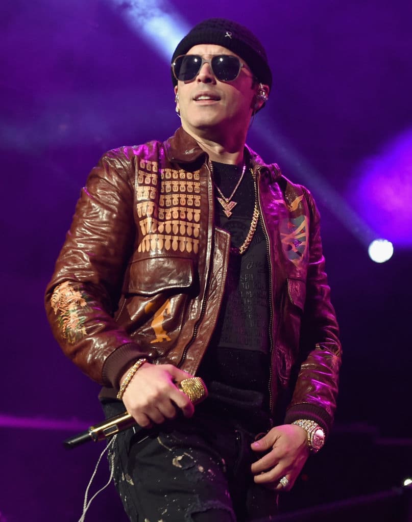 De esta manera, la exconductora de La Voz México añade un sencillo más a su carrera musical.