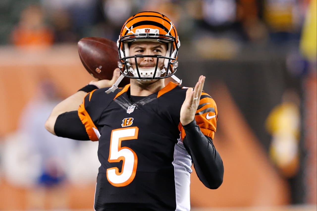 El dueño de los Cincinnati Bengals, Mike Brown, no descarta cambiar al QB A.J. McCarron