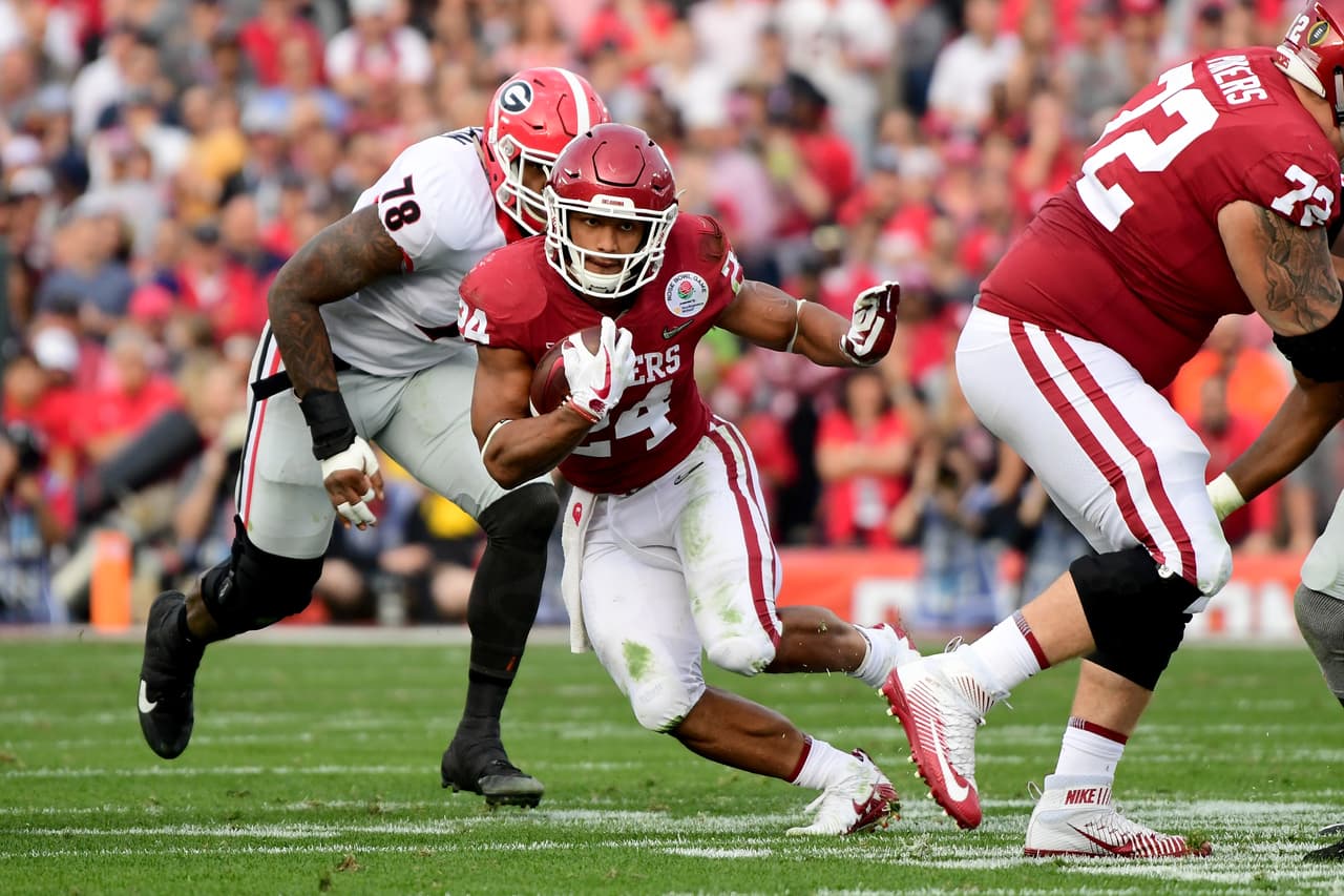 Rodney Anderson dio un partidazo para Oklahoma. En 26 acarreos sumó 201 yardas totales y aportó 2 anotaciones para su causa.