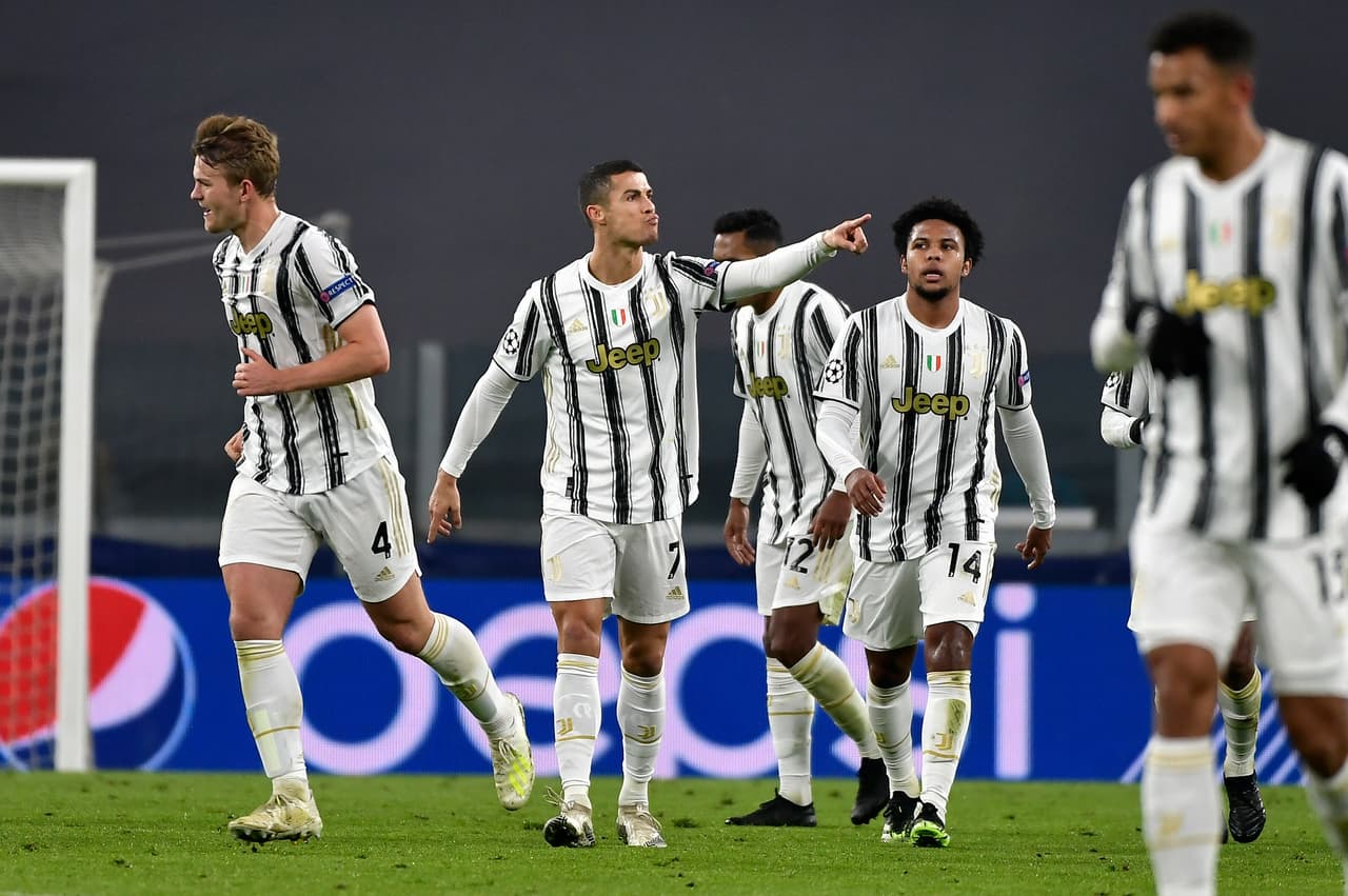 Juventus consigue victoria a los últimos minutos del encuentro ante el Ferencvaros. Myrto Uzuni le dio el primer tanto al equipo húngaro, pero después se vino el empate con gol de Cristiano Ronaldo. El desempate cayó al minuto 92 por parte de Alvaro Morata y sellan su pase a octavos de final de la UEFA Champions League.