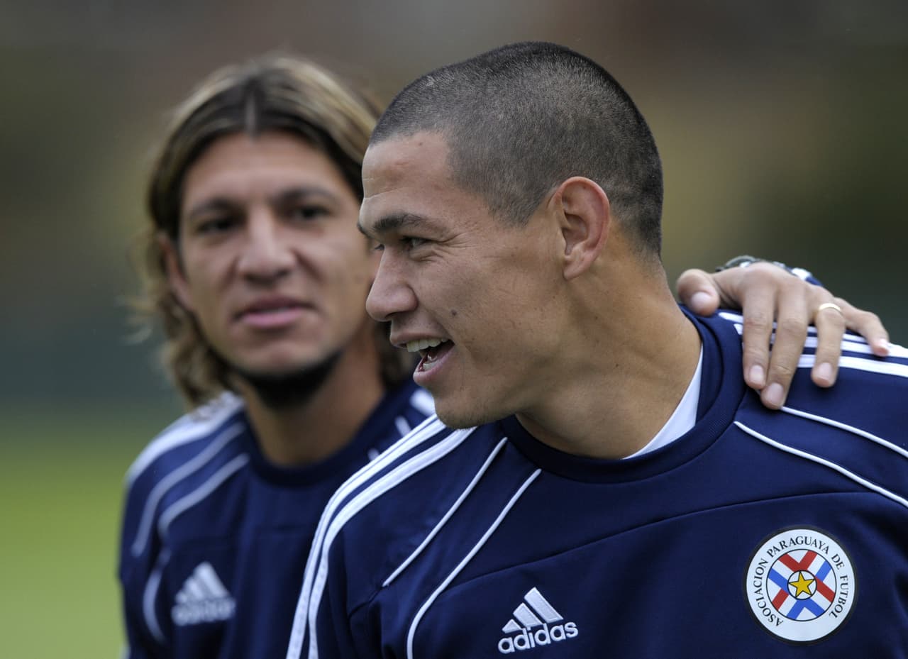 Pese a su buen nivel en México, Verón comenzó a ser asiduo de la Albirroja en el proceso rumbo a Sudáfrica 2010.