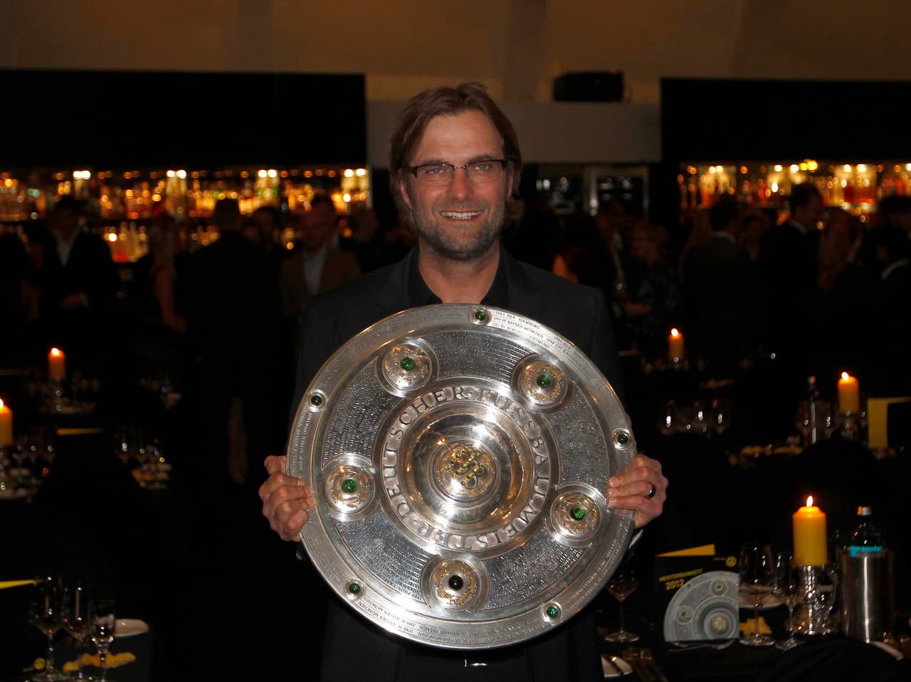 Con el mismo equipo consiguió la Copa de 2011-12 y la Supercopa de las ediciones 2013 y 2014.