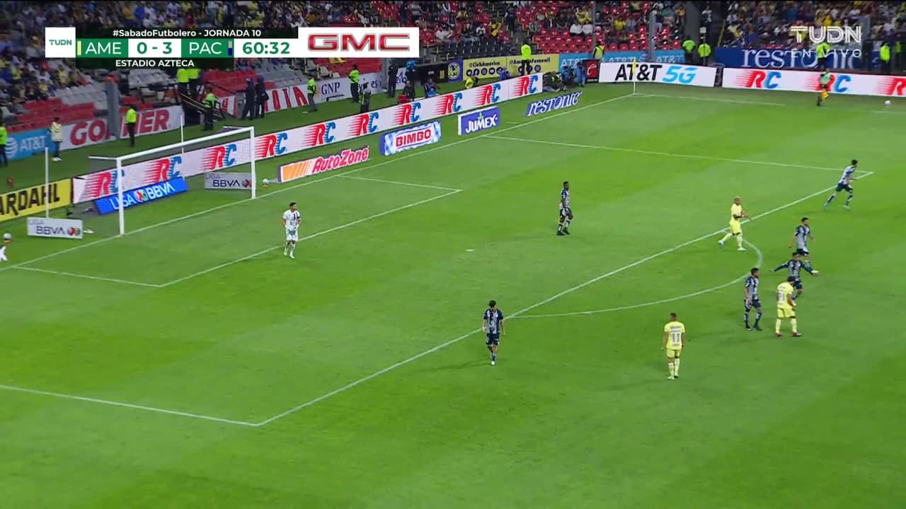 ¡TIRO ATAJADO! disparo por Jonathan Rodríguez.