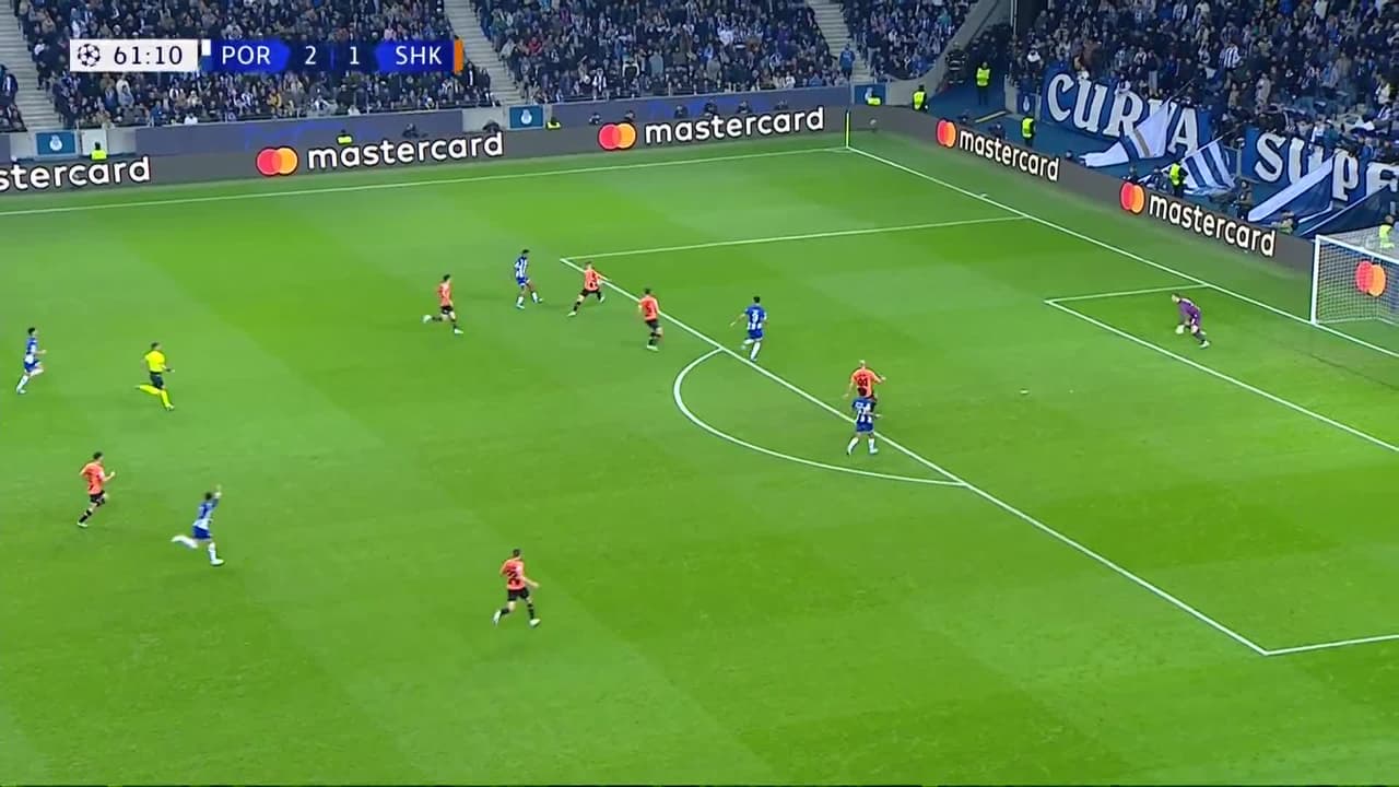 ¡Porto huele a Octavos! Taremi sentencia el 3-1 sobre el Shakhtar