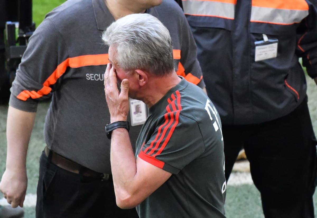 Al final, las lágrimas se apoderaron de Heynckes por dirigir su último partido en la Bundesliga.