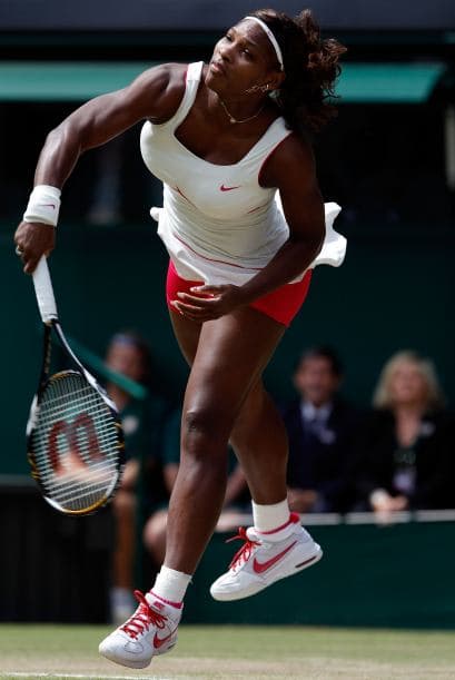 El poderoso servicio de Williams fue clave en la defensa de su título.