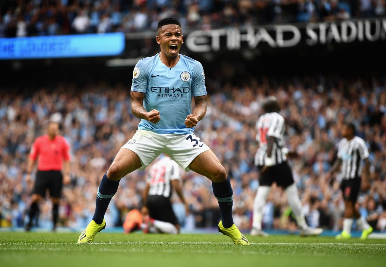 <b>10. Raheem Sterling (Manchester City / Inglaterra) - </b>Sin ser un delantero de área, el extremo fue vital en el esquema de 'Pep' Guardiola en la pasada temporada llegando a marcar 23 goles y dar 12 asistencias.