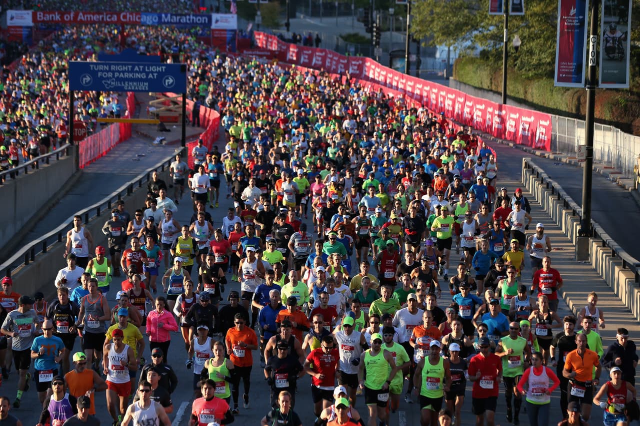 En cuanto a otros datos númericos, cuatro veces se ha rotó en Chicago el récord mundial.