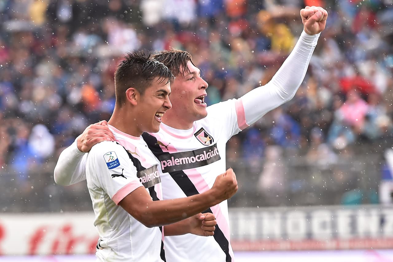 El Palermo descendió a la Serie B entre el 2013 y el 2014. Pero aquella temporada sirvió para que Dybala se hiciera amigo de Andrea Belotti y (juntos y a punta de goles), ascendieron a la Serie A.