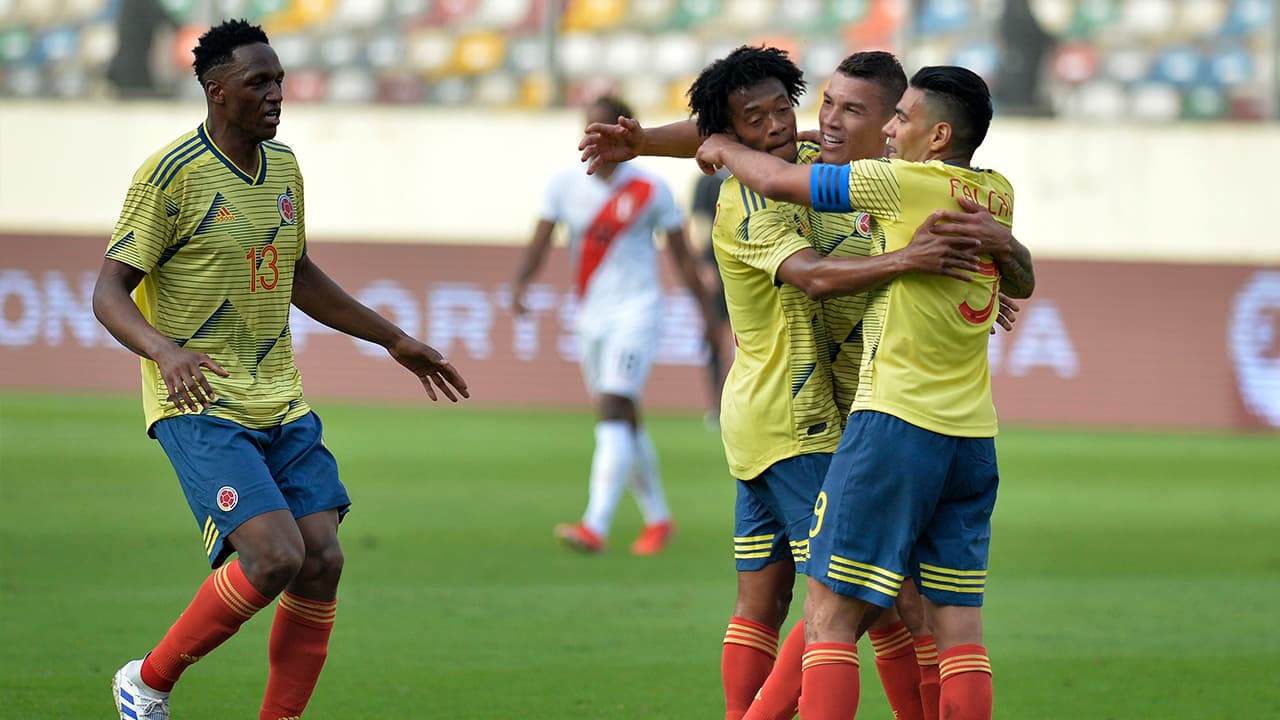 Al minuto 23' llegó el primer gol de la tarde, obra de Mateus Uribe que marcó su primer gol internacional con la selección mayor.