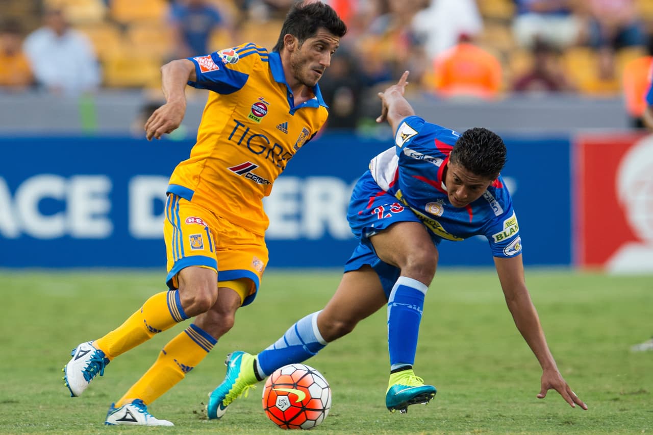 Damián Álvarez es otro elemento naturalizado que podría formar parte de la selección, el ‘Enano’ tuvo una breve participación en el 2013 y podría volver a vestir la playera verde ahora a las órdenes del ‘Tuca’ siempre y cuando suba su nivel de juego.