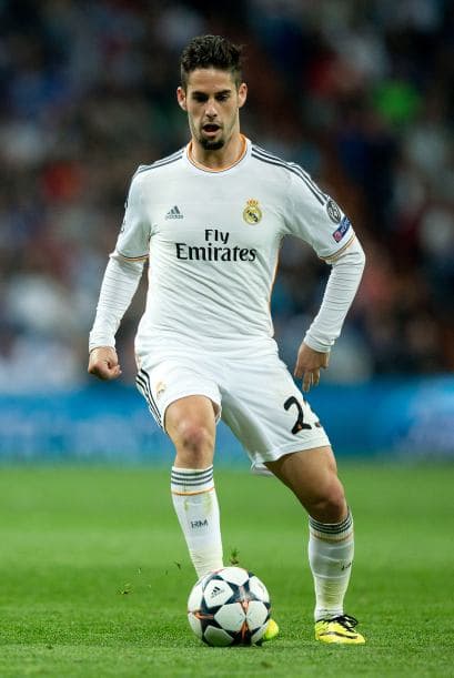 Isco Alarcón (9): Realizó el partido que tanto le pidió Carlo Ancelotti en la evolución de un jugador que era puro desequilibrio en los últimos metros pero debía dar más defensivamente. La muestra de su crecimiento llegó en el gol que marcó la final, el primero, que nació de un robo suyo a Alves para lanzar con un pase medido al espacio un contragolpe perfecto. Jugó condicionado toda la final tras recibir una justa amarilla a los tres minutos. También se pidió su expulsión por una mano a los 56. Cayó al costado izquierdo en la variación de sistema de Ancelotti y su entrega unida a la calidad cada vez que entró en acción provocó que la afición madridista le despidiera en pie con ovación a dos minutos del final.