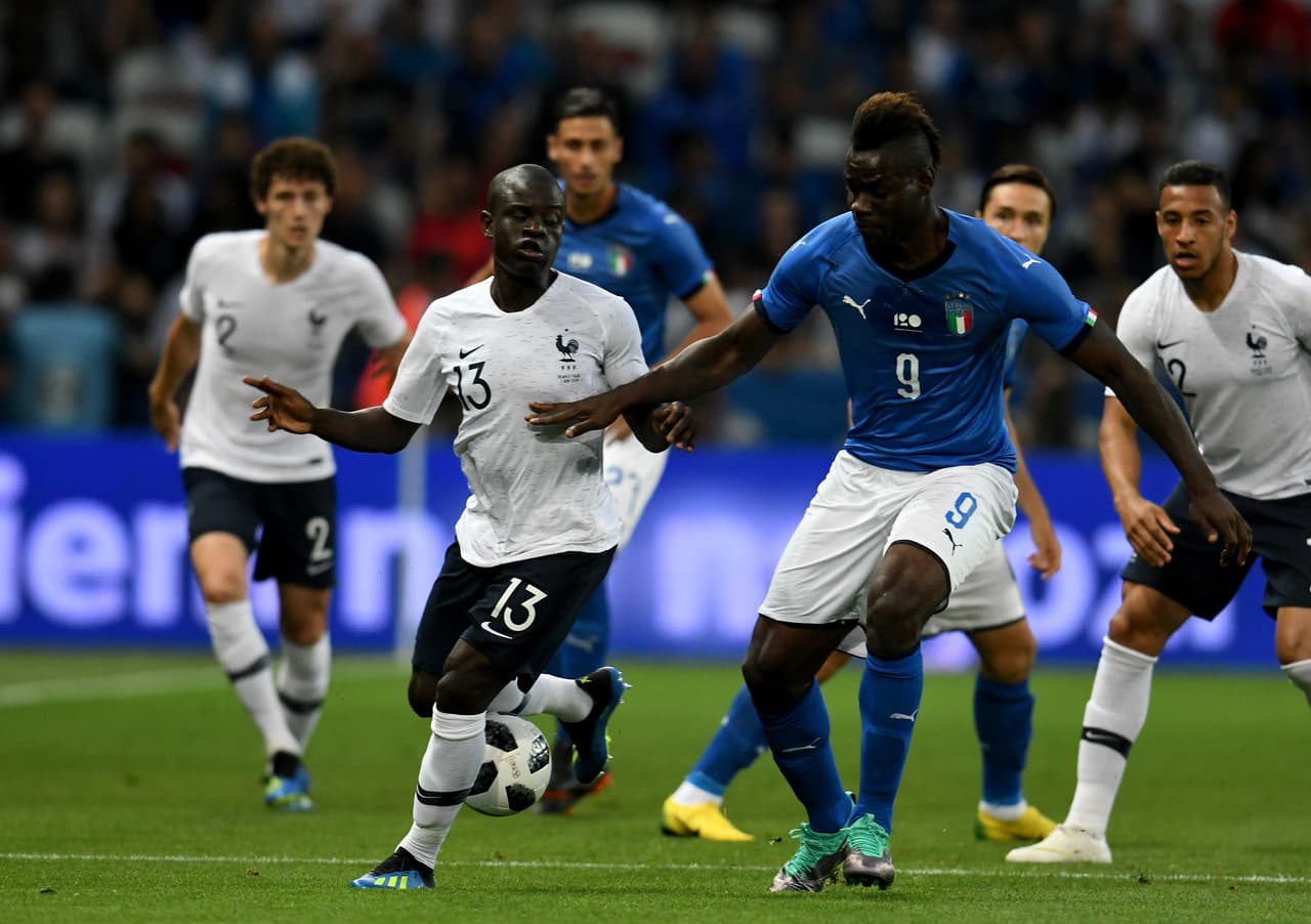 El delantero de la selección de Italia y del Niza, Mario Balotelli.