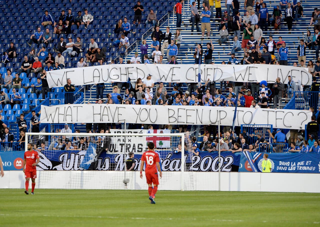 Los aficionados del Impact le contestaron a Toronto y calentaron el primer clásico del 2015 con una pancarta que decía, “Reímos, Lloramos, Vivimos. ¿Qué has hecho tú TFC?”
