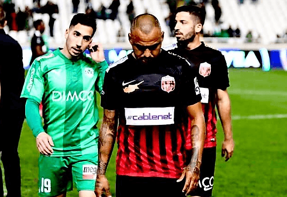 En 2017-2018 el jalisciense se fue a probar suerte a Chipre, y firmó por el Ermis Aradippou, con el que perduró una temporada completa.