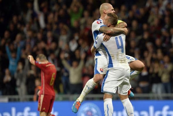 Del otro lado de la moneda, España cayó como visitante 2-1 ante Eslovaquia.