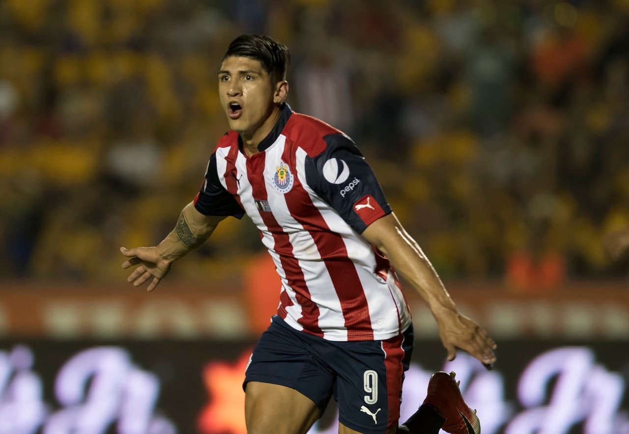 El torneo pasado las lesiones cortaron la temporada de Alan pulido pero ahora que ya está recuperado será el referente en ataque para las Chivas.