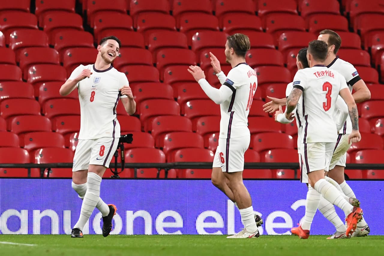 El cuadro inglés despachó a los islandeses 4-0 en Wembley; ambos terminaron su participación en la justa europea. | Rice (20’), Mount (24’) y Foden (80’, 84’) marcaron los tantos en la goleada. Islandia perdió sus seis encuentros de la fase de grupos; Inglaterra llegó a 10 unidades y concluyó en la tercera posición.