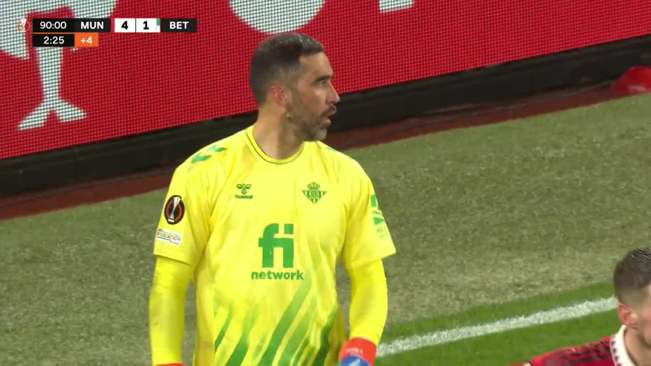 ¡TIRO ATAJADO! disparo por Facundo Pellistri.