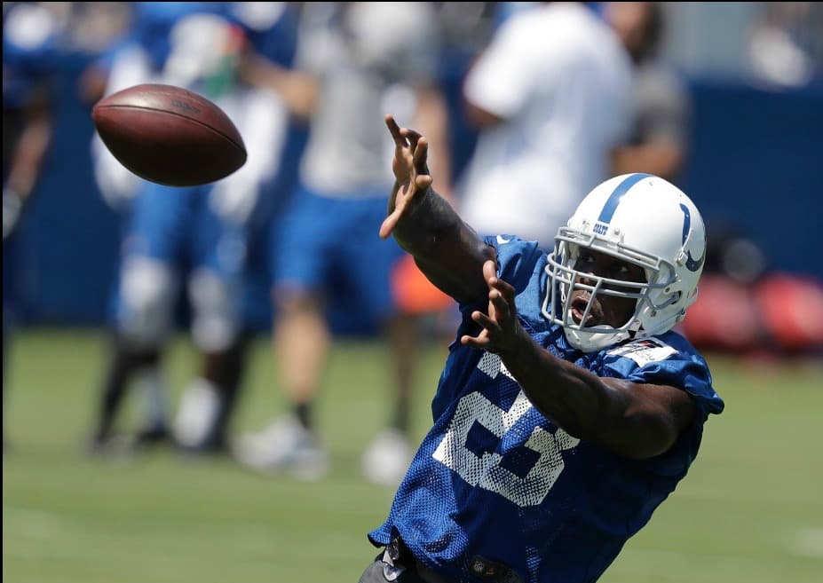 A pesar de los años el veterano Frank Gore sigue entrenando a tope para cumplir su segunda temporada con Indianapolis Colts. Gore entra en su campaña 12 en la NFL.