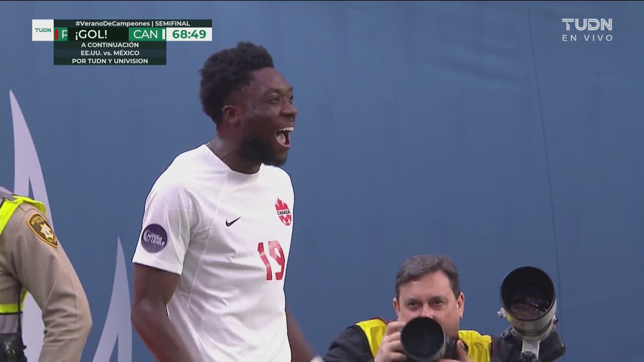 Gol de Canadá, Davies pone el 2-0 con un riflazo a primer poste