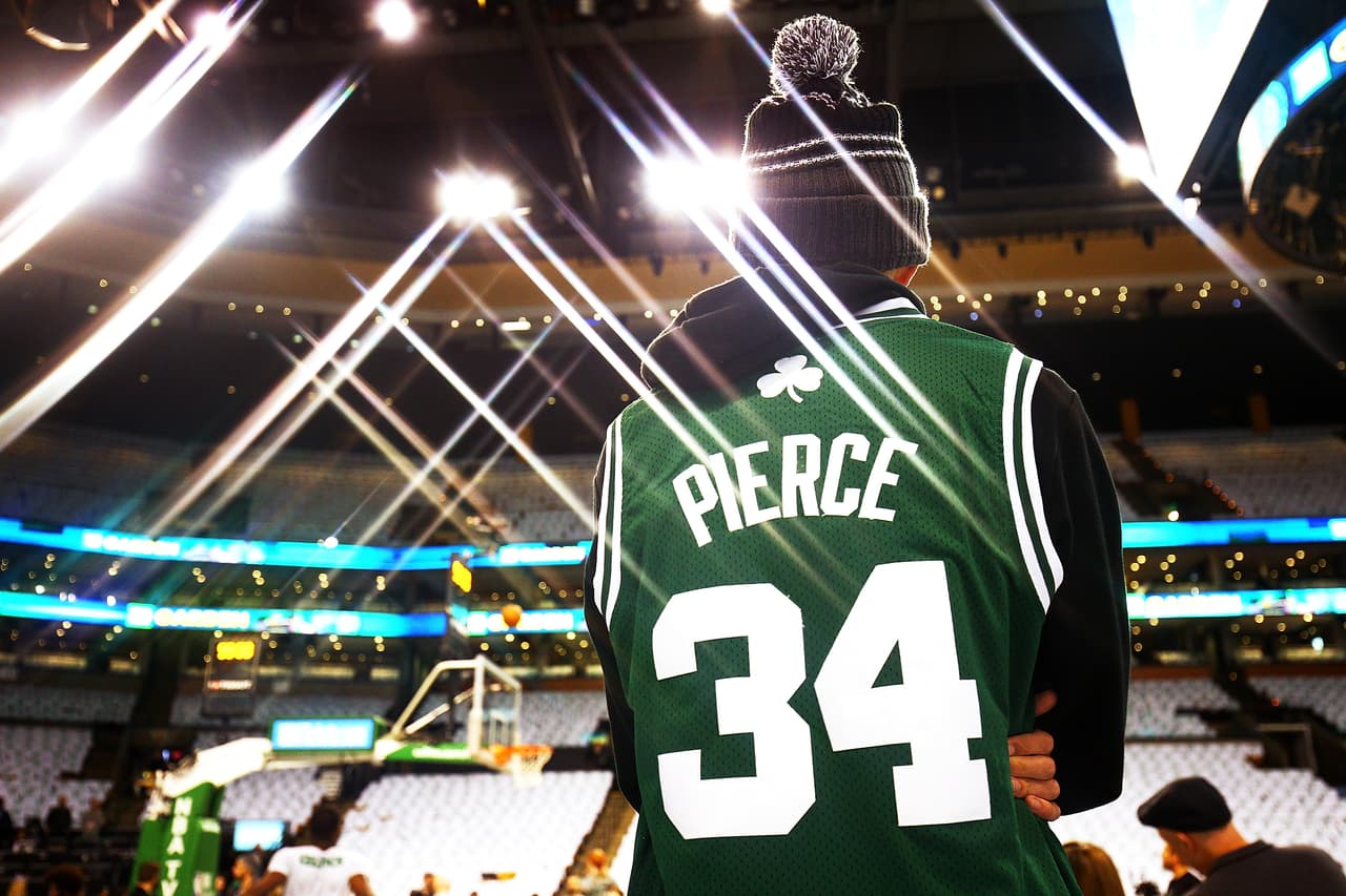 Muchos aficionados aún portan su jersey.