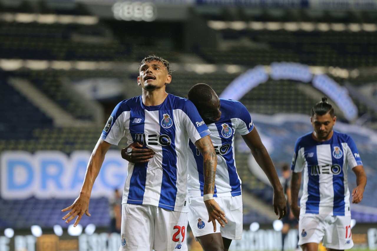 FC Porto derrotó 4-0 a Belenenses por la Jornada 30 de la Primeira Liga.