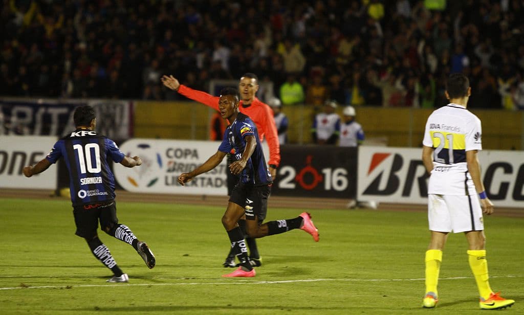 Bryan Cabezas festeja su gol ante el Boca Juniors.