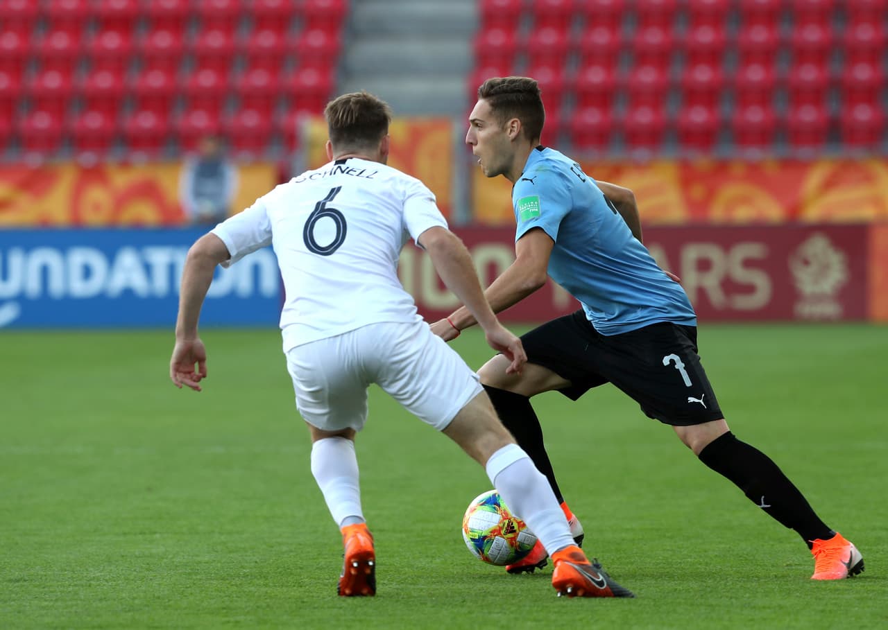 Uruguay derrotó 2-0 a Nueva Zelanda, que será rival de Colombia, y estableció marca perfecta en el Grupo C para ser líder de su zona y asegurar su cupo en los Octavos de Final del Mundial Sub-20.