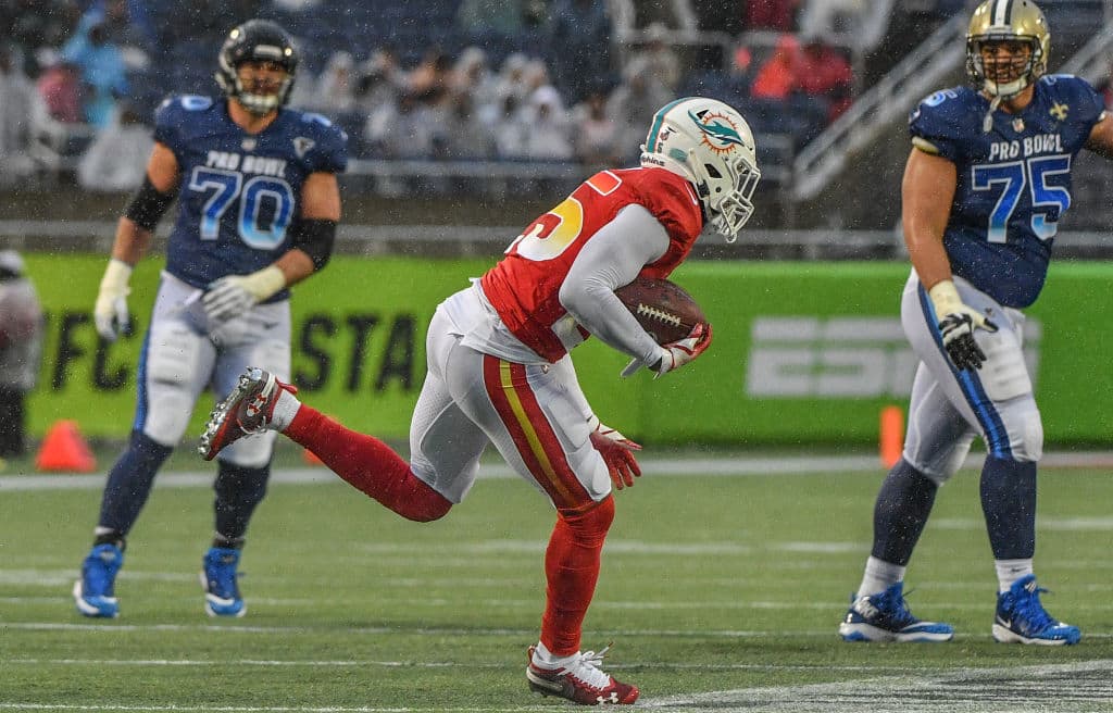 El esquinero de los Jacksonville Jaguars Jalen Ramsey atrapó un pase de anotación en el último minuto del juego para sellar una dominante exhibición de la AFC, su tercer triunfo seguido en el Pro Bowl.