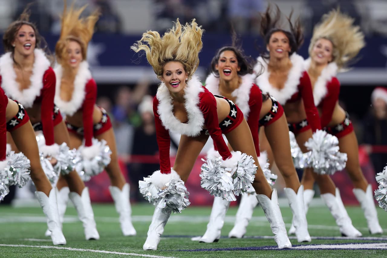 En esta Navidad disfruta con las mejores imágenes de las porristas de la NFL que se vistieron de gala para la Semana 16. ¡Felices fiestas!