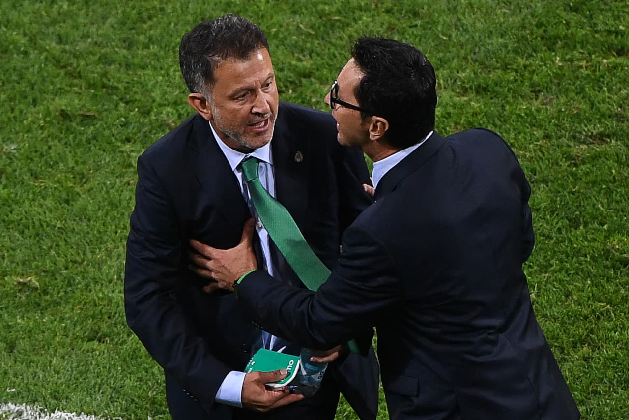 La furia de Osorio estuvo acompañada por actitudes retadores e insultos contra los jueces, algo que fue mal visto por parte de la FIFA.