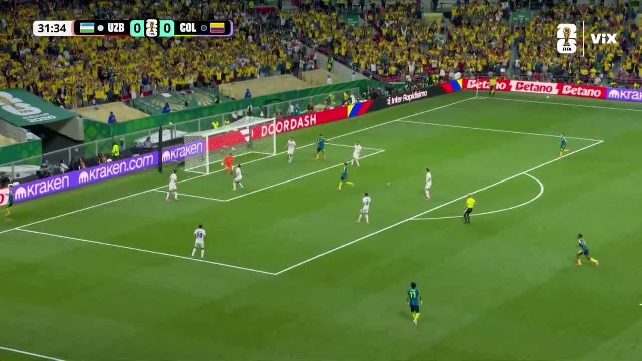 ¡El poste ahoga el grito de gol de Colombia en el Estadio Ciudad de México!