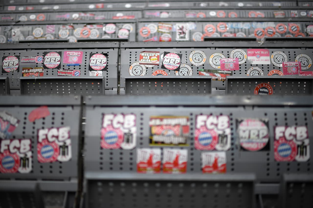 La fiesta de los fanáticos está vestida de color, alegría, compromiso y pasión en este duelo de ida de la semifinal de Championes League entre Bayern Munich y Real Madrid en Alemania.