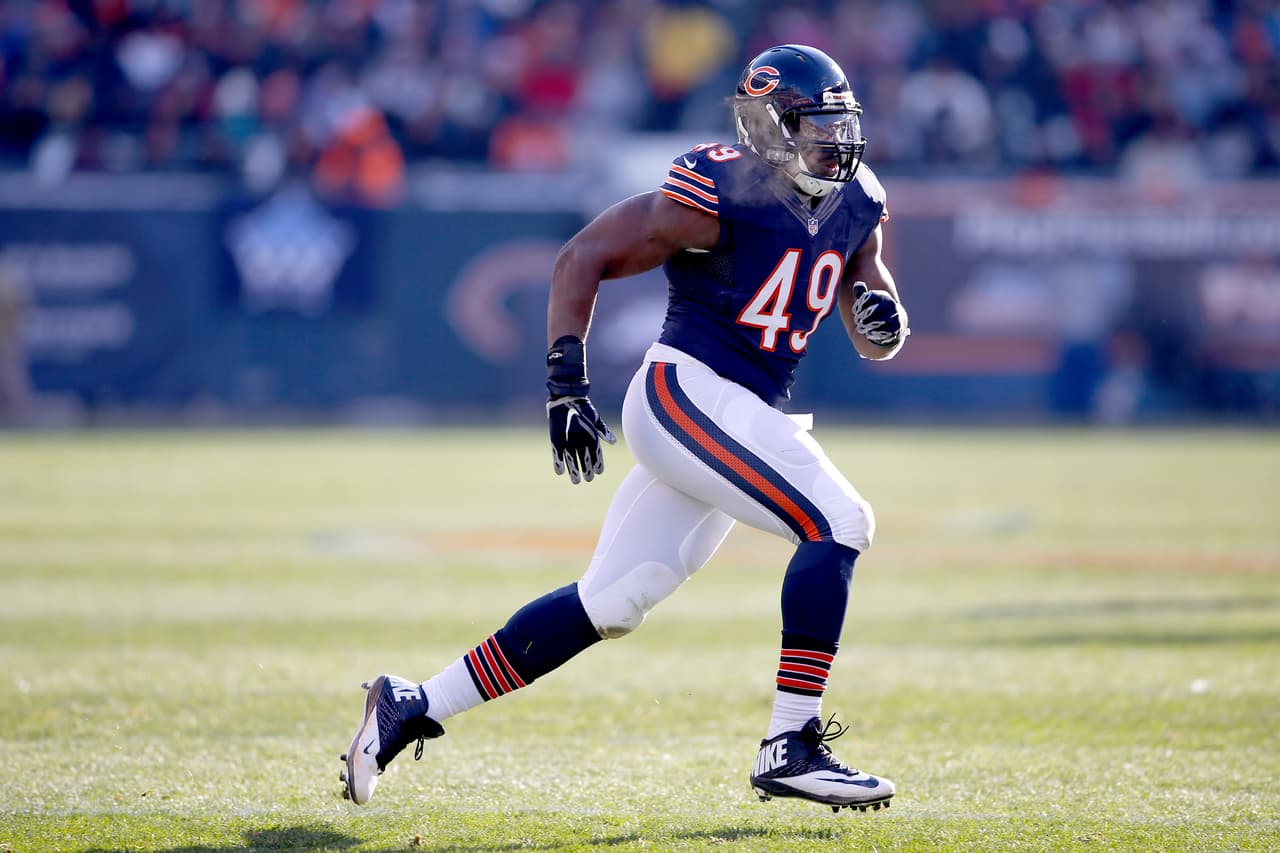 El linebacker Sam Acho decidió quedarse con los Chicago Bears por una temporada más