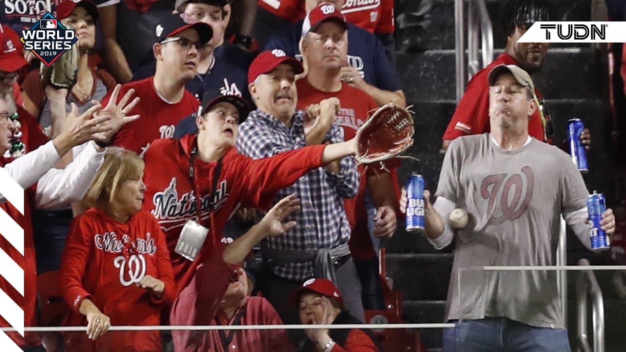 Jeff Adams es un héroe que será recompensado por soportar el pelotazo por un jonrón del equipo rival y por no soltar las cervezas.