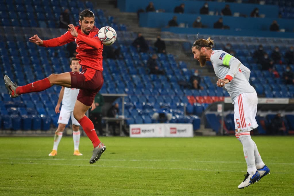 Suiza y España repartieron puntos tras empatar a un gol. España llegó a ocho unidades y Suiza a tres puntos.