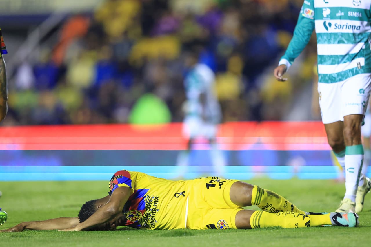 José 'Pantera' Zúñiga - Se lesionó en el juego ante Santos y presenta un tema muscular.