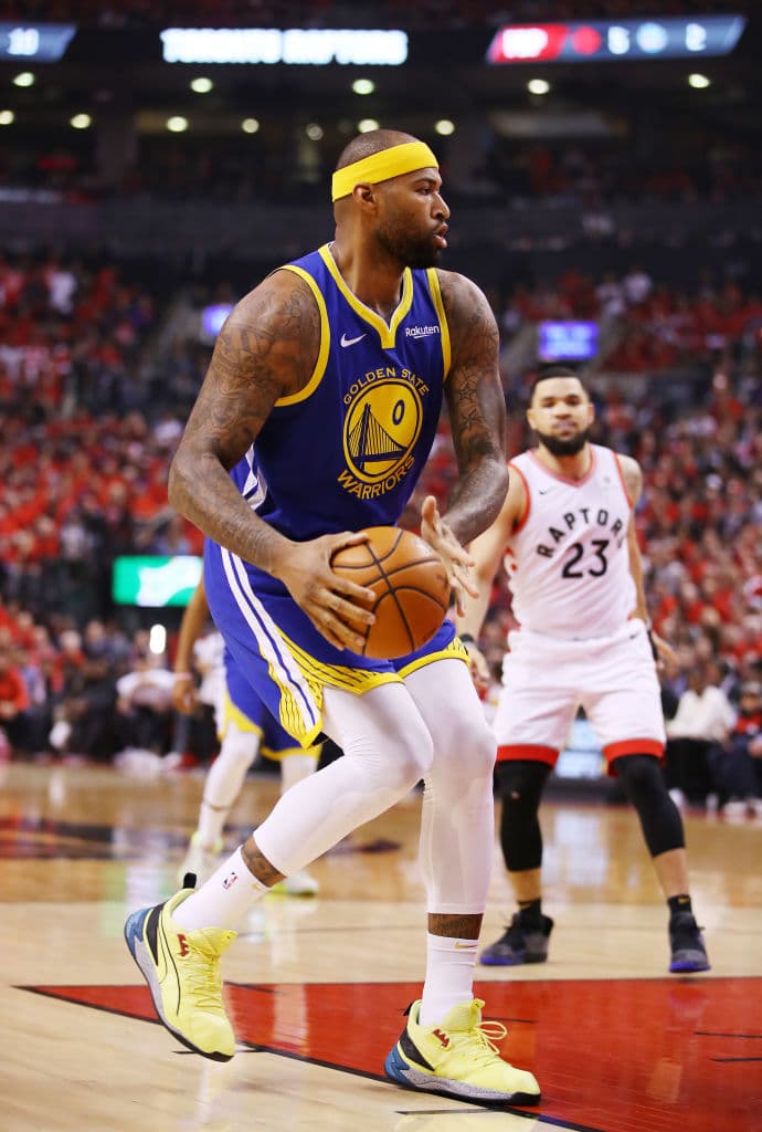 Quien se estaba robando el espectáculo era DeMarcus Cousins, quien se agenció nueve unidades en el segundo periodo, fungiendo como el anotador en el lapso.