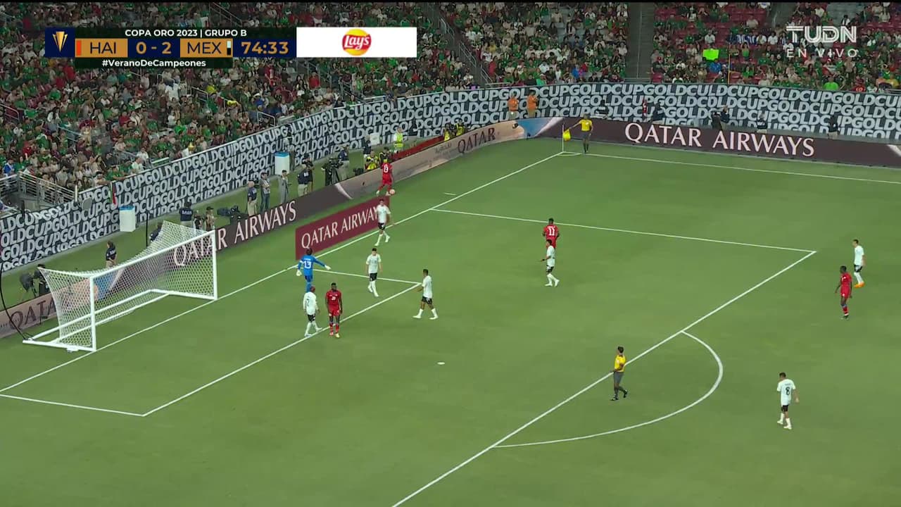 ¡TIRO ATAJADO! disparo por Uriel Antuna.