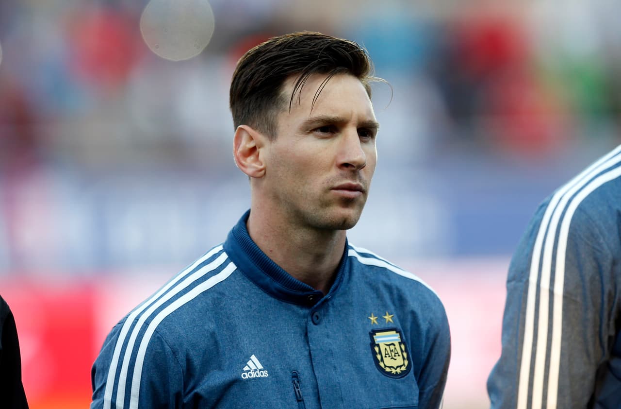 Messi y la Selección de Argentina hicieron su presentación en la Copa América ante Paraguay.